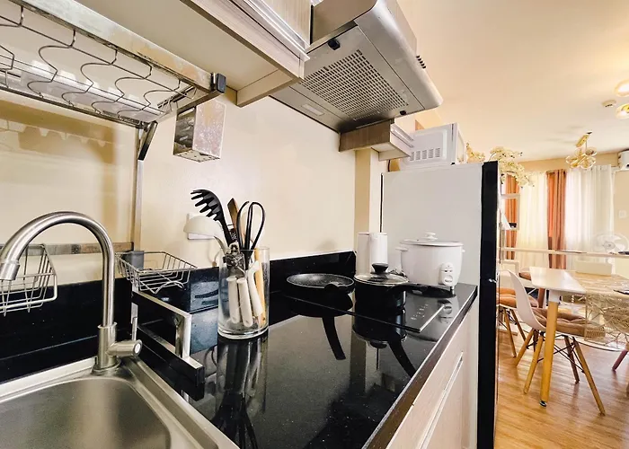 Modern 2 Bedroom With Balcony - Free Pool & Gym Apartamento