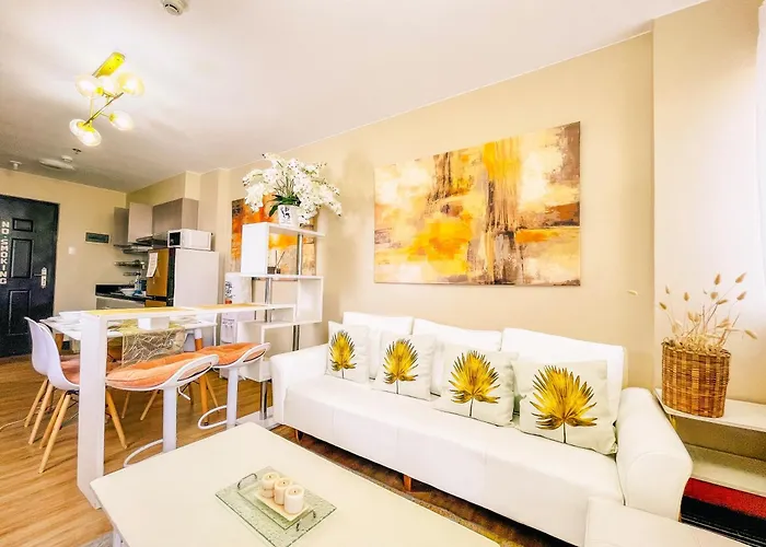 Modern 2 Bedroom With Balcony - Free Pool & Gym *