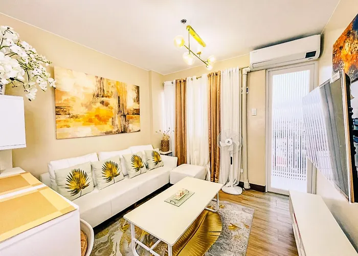Modern 2 Bedroom With Balcony - Free Pool & Gym *