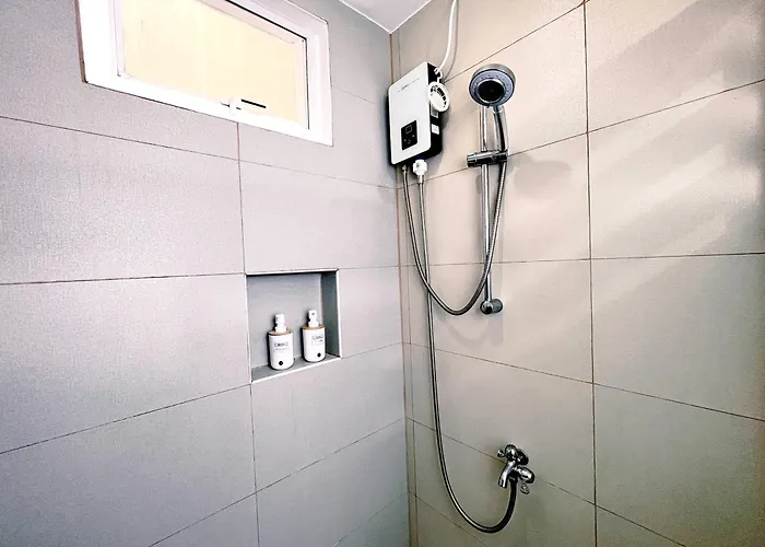 Modern 2 Bedroom With Balcony - Free Pool & Gym * Manila