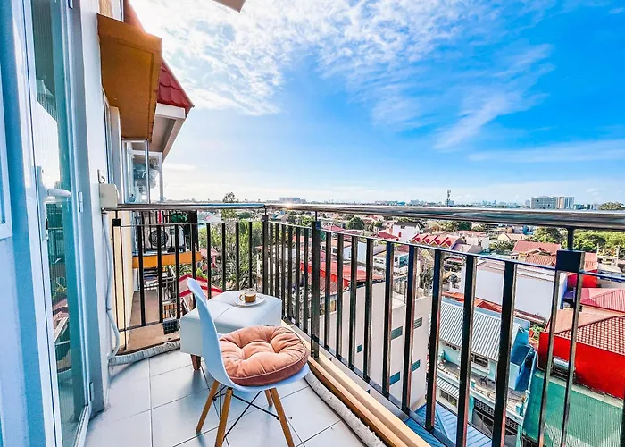 Modern 2 Bedroom With Balcony - Free Pool & Gym Apartamento Manila