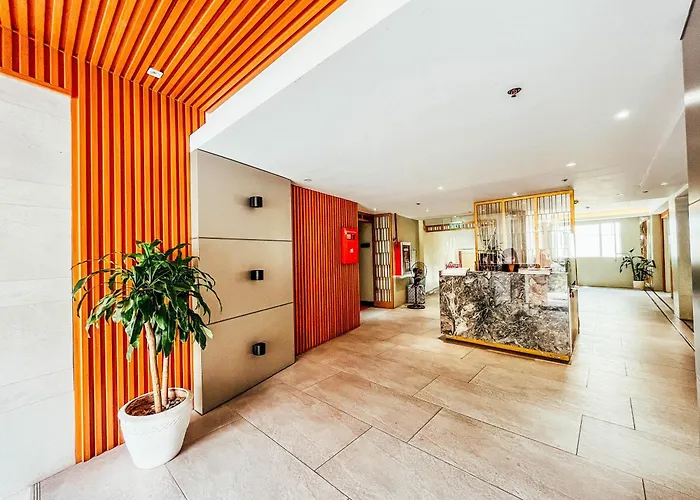 Modern 2 Bedroom With Balcony - Free Pool & Gym Manila