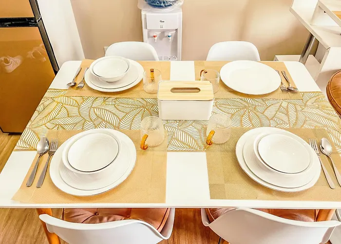 Modern 2 Bedroom With Balcony - Free Pool & Gym * Manila